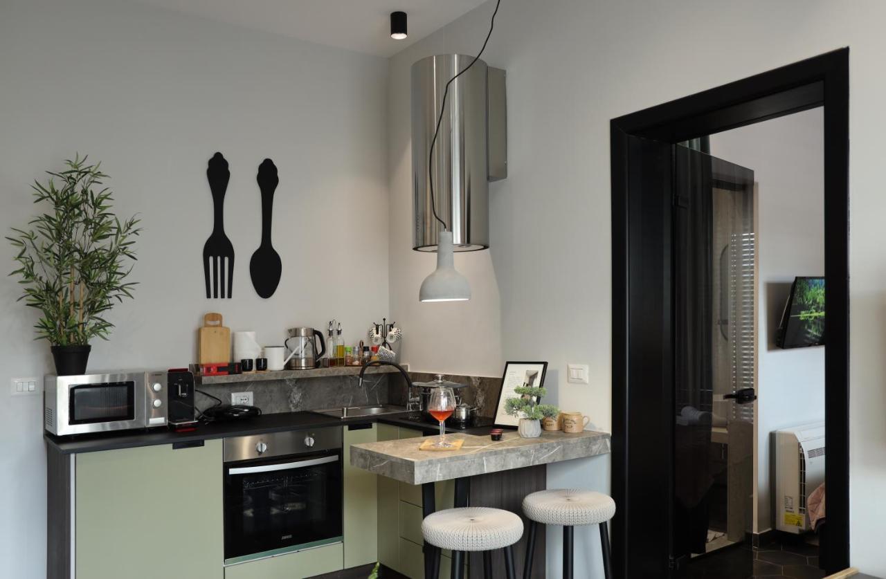 Urban Stay Tirana Deluxe Exterior photo